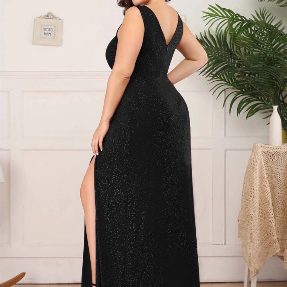 This is from SHEIN (glittery black dress) size 3xl - Picture 4 of 5